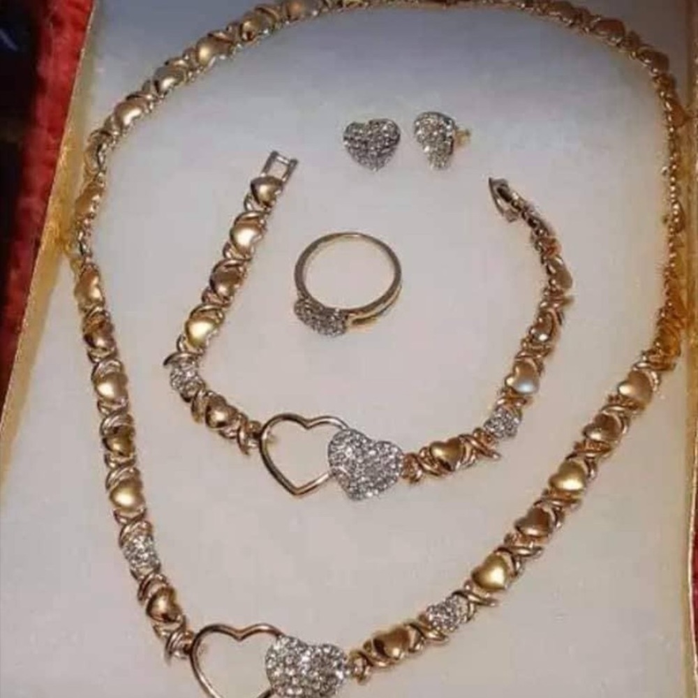 24k Gold plated xoxo necklace Set! ❗️SOLD❗️